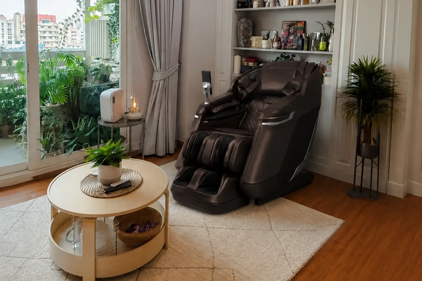 Priya Mehta  using Rotai R-NOVA massage chair